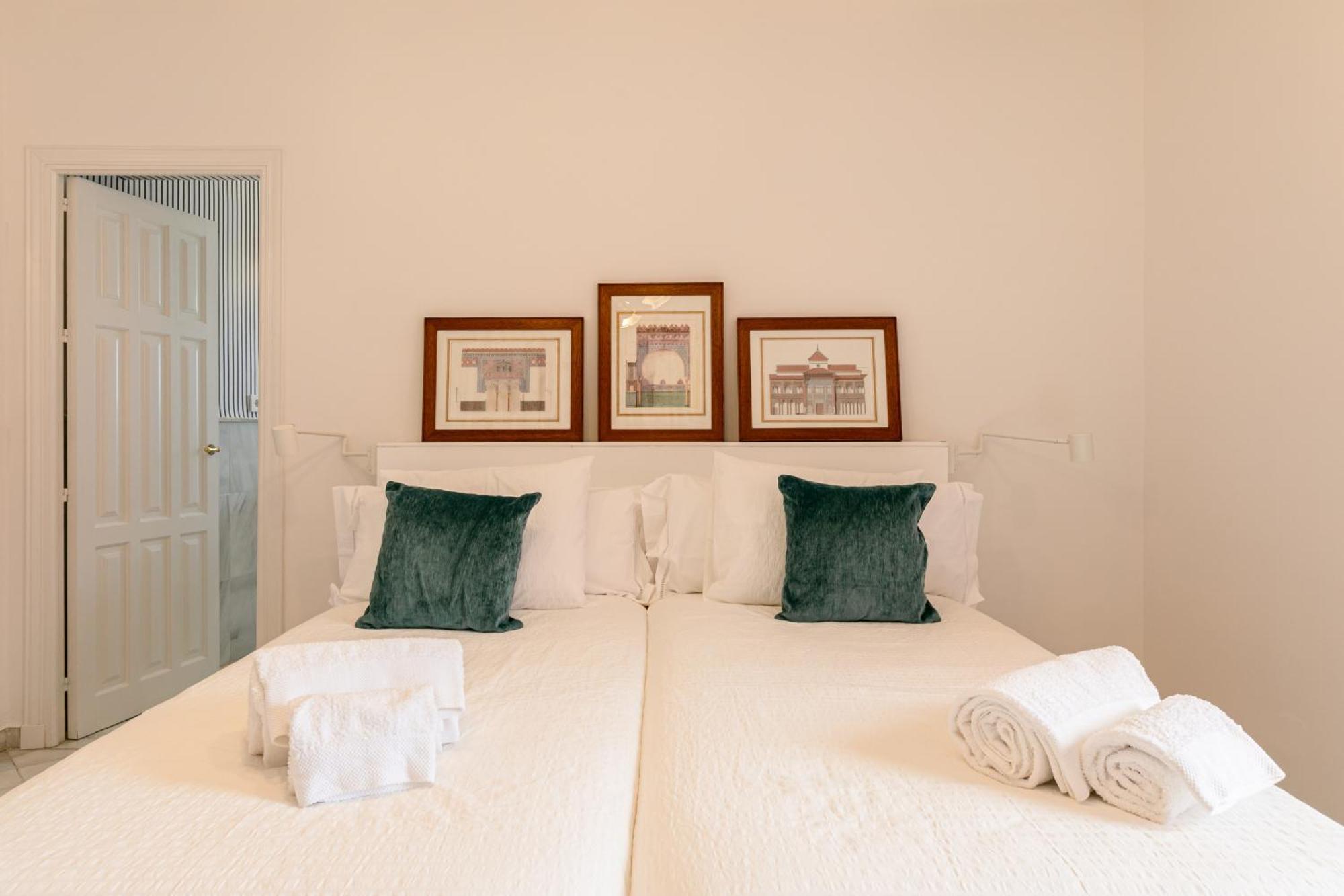 Ohliving Virgenes 7 Villa Севиля Екстериор снимка