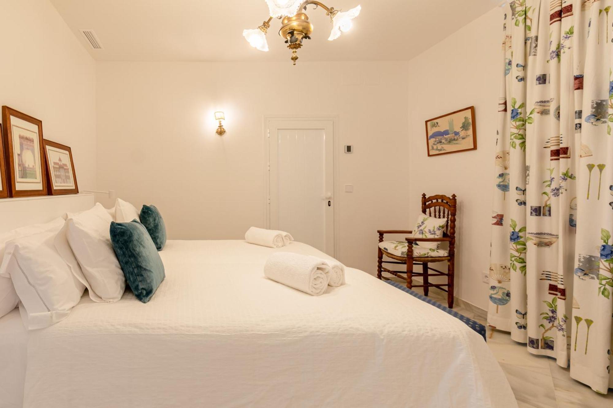 Ohliving Virgenes 7 Villa Севиля Екстериор снимка